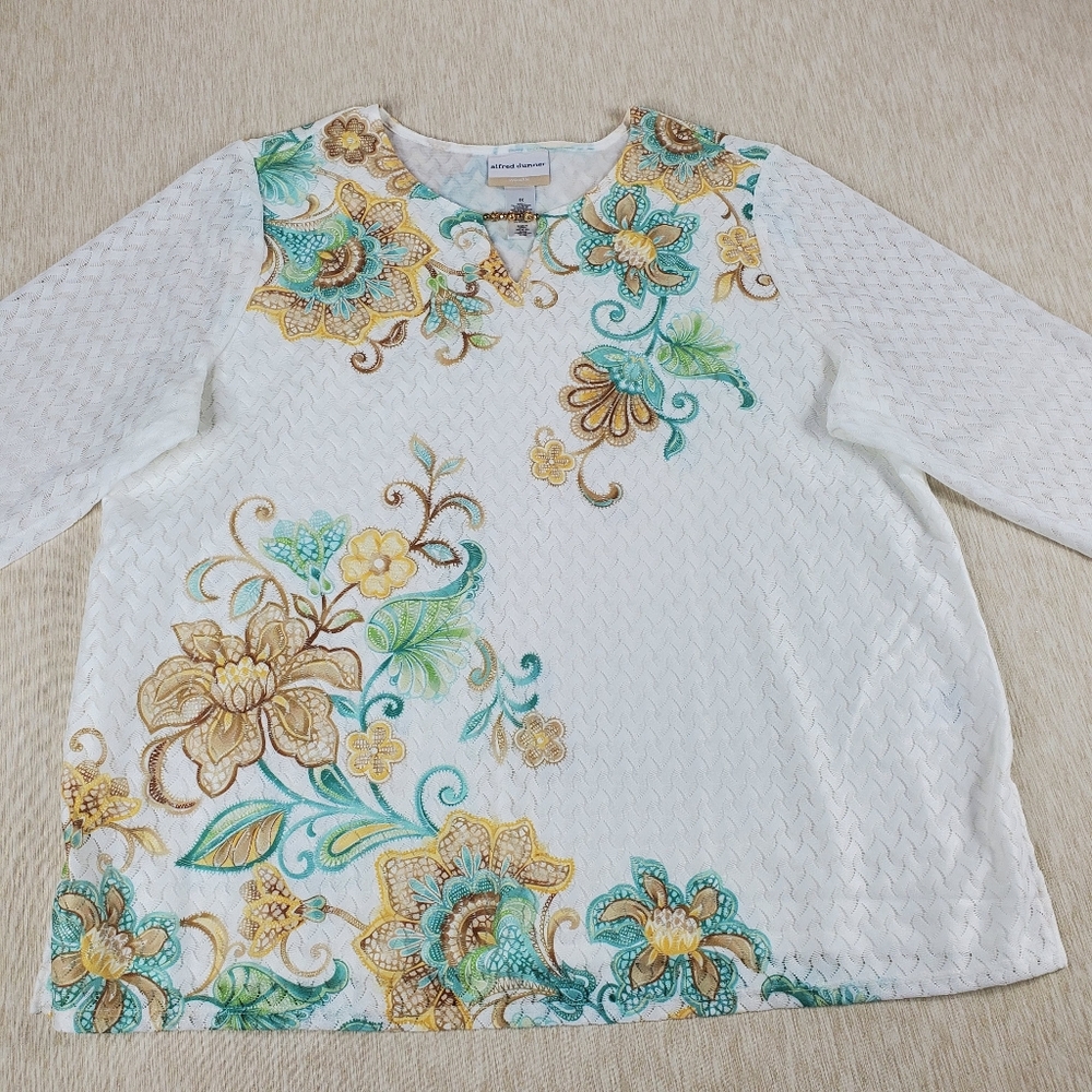 Alfred Dunner Kensington Gardens Women's Textured Scroll Elegant Floral Top